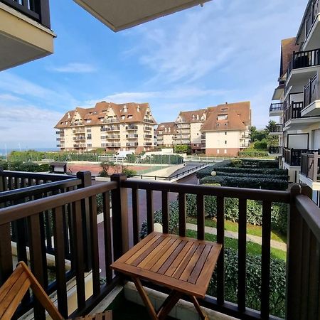 Studio In Front Of Marcel Proust Promenade Cabourg Exterior photo